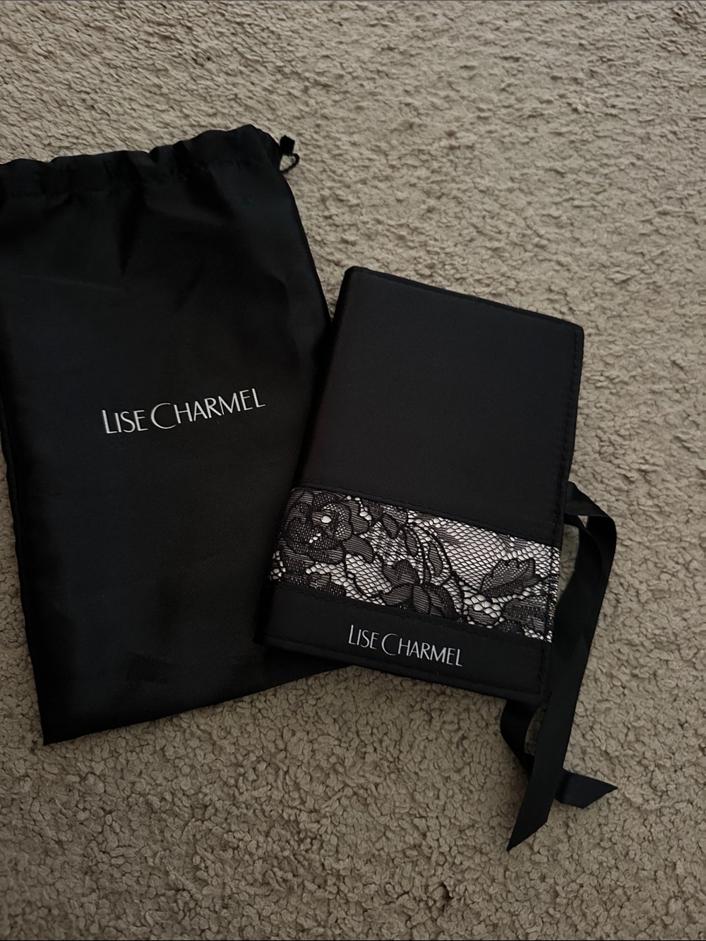 LISE CHARMEL stationery notepad in a pouch
